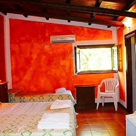 Feudo Di Anticaglia Bed and Breakfast 3*